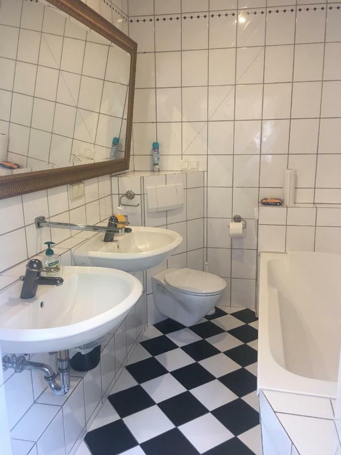Apartment Am Friedrich Ebert Park Mit Ueber 100Qm Wohnflaeche Hamm  Exterior foto