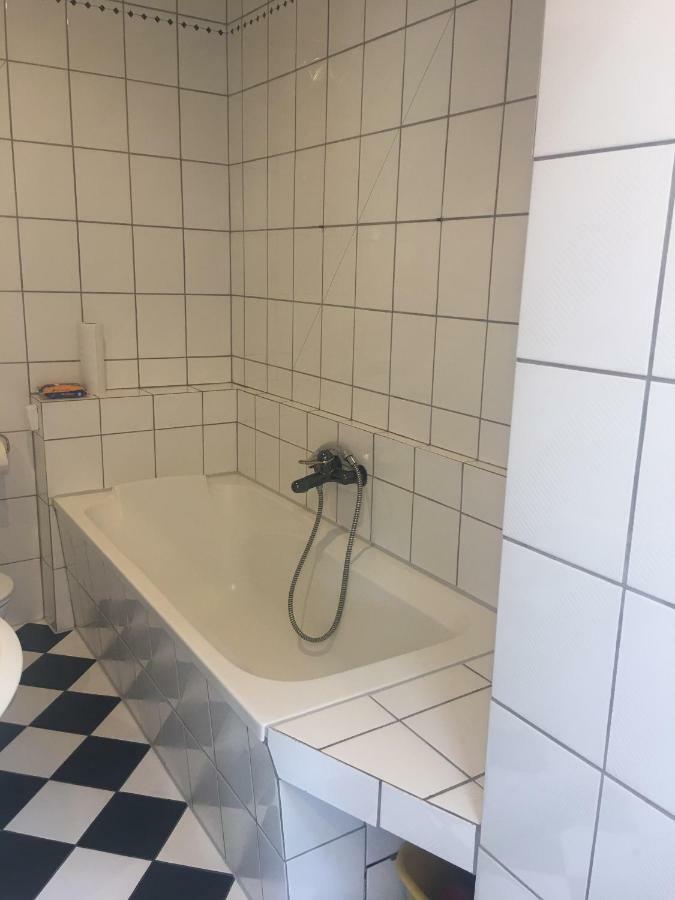 Apartment Am Friedrich Ebert Park Mit Ueber 100Qm Wohnflaeche Hamm  Exterior foto